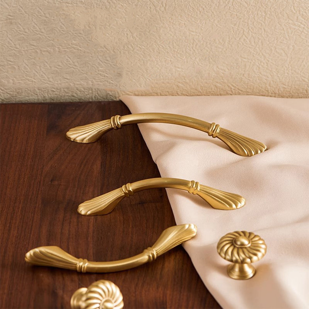 Brass Shell Bow Cupboard Handles & Knobs