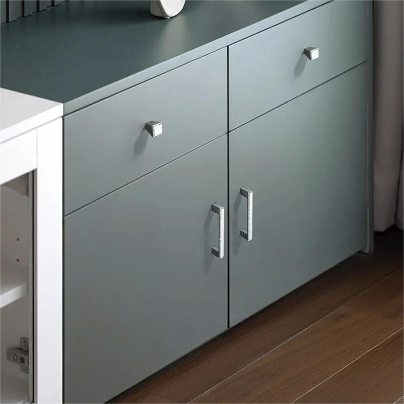 Classic Crystal-Edged D Cupboard Handles & Knobs