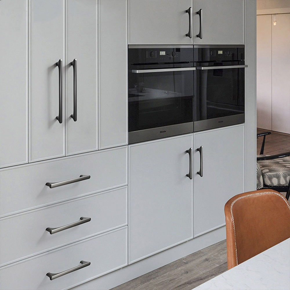 Classic Flared-End D Cupboard Handles & Knobs