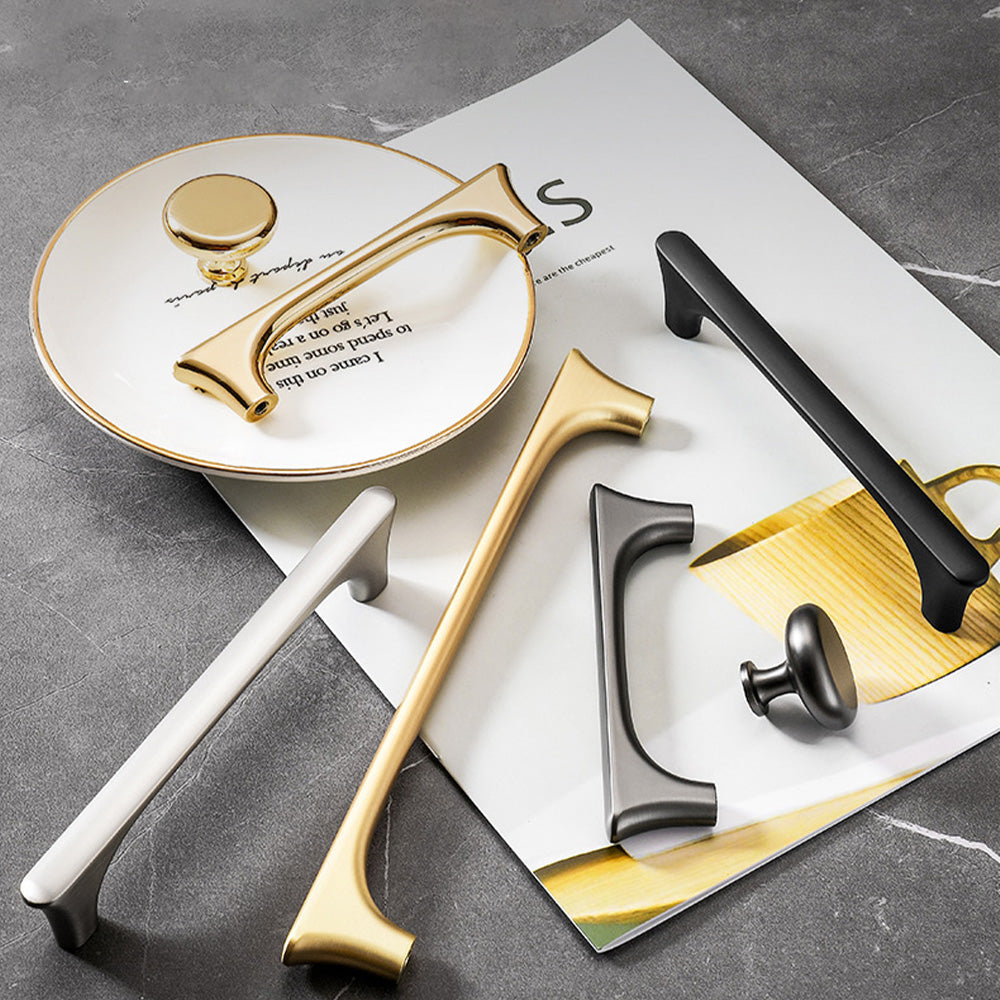 Classic Flared-End D Cupboard Handles & Knobs