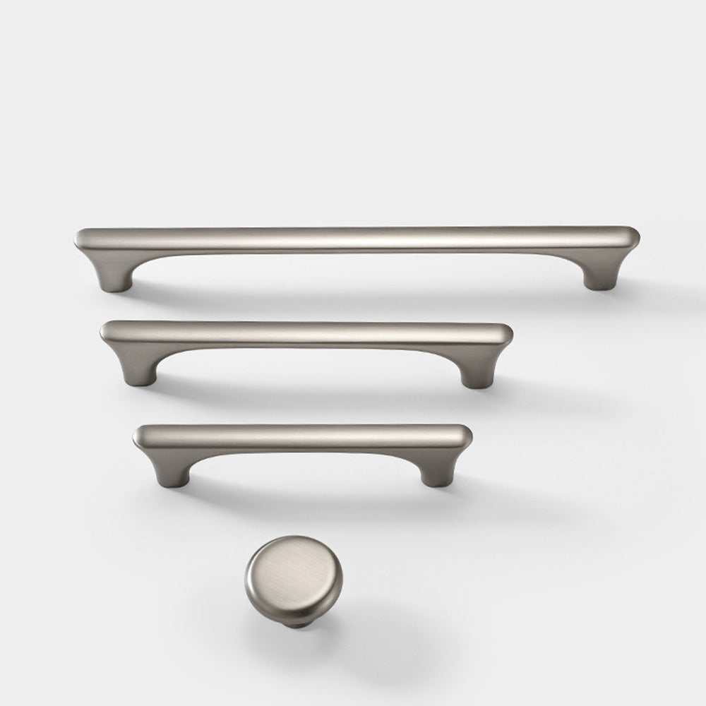 Classic Flared-End D Cupboard Handles & Knobs