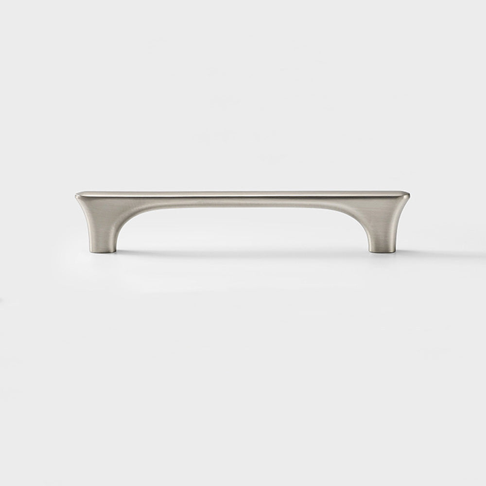 Classic Flared-End D Cupboard Handles & Knobs