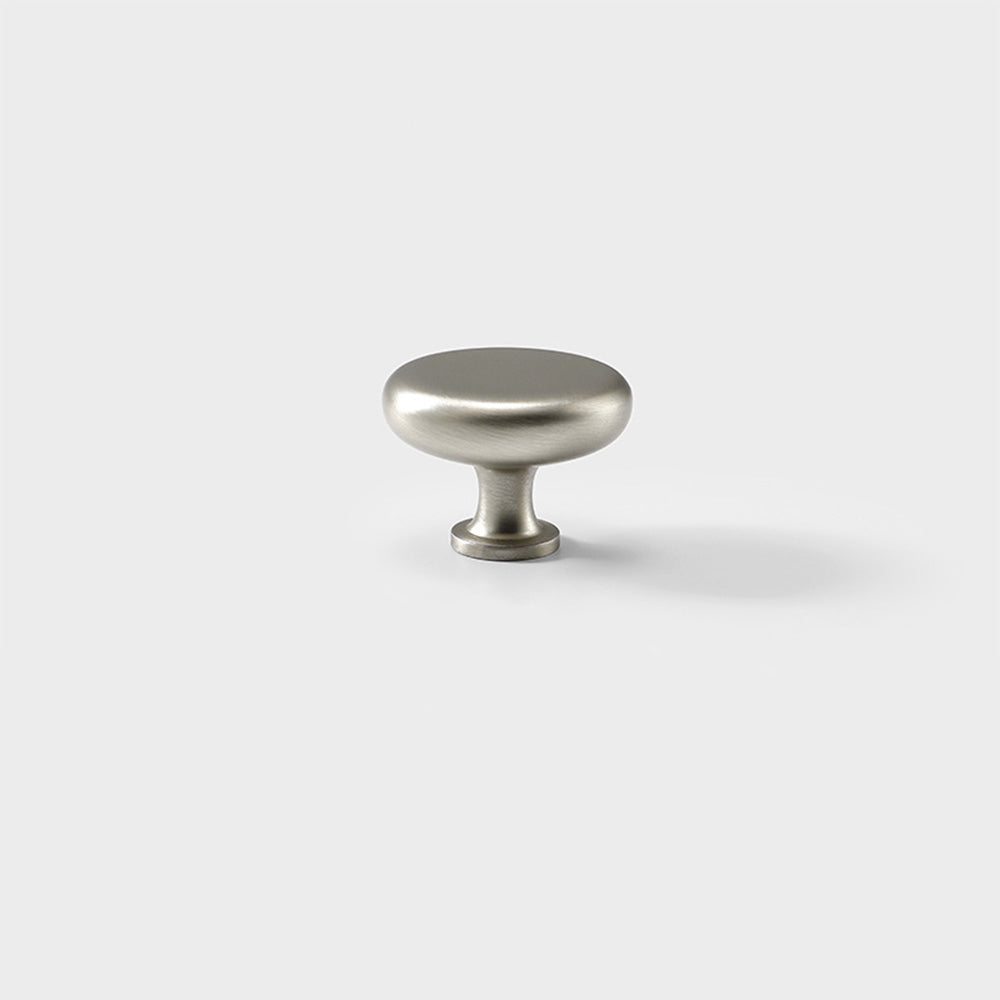 Classic Flared-End D Cupboard Handles & Knobs