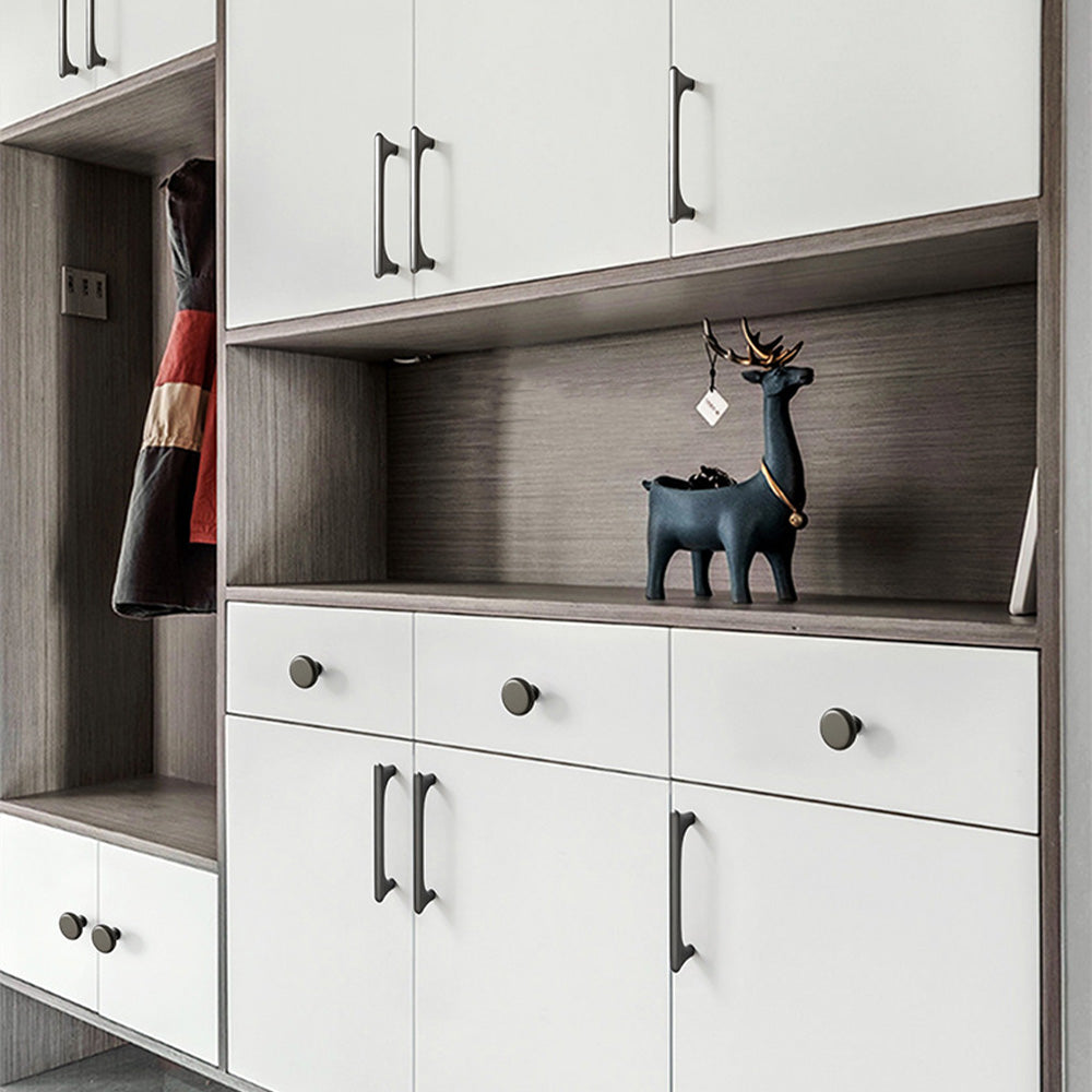 Classic Flared-End D Cupboard Handles & Knobs