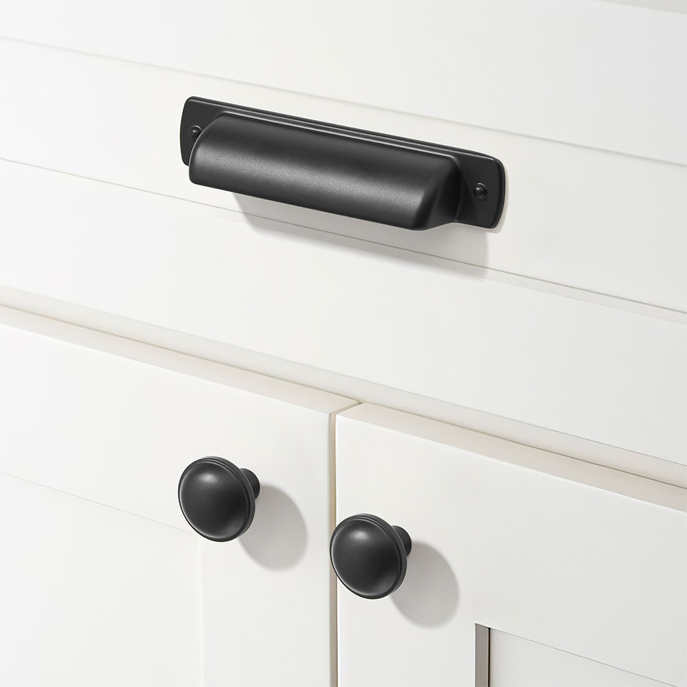 Classic Kitchen Cup Handles & Round Knobs