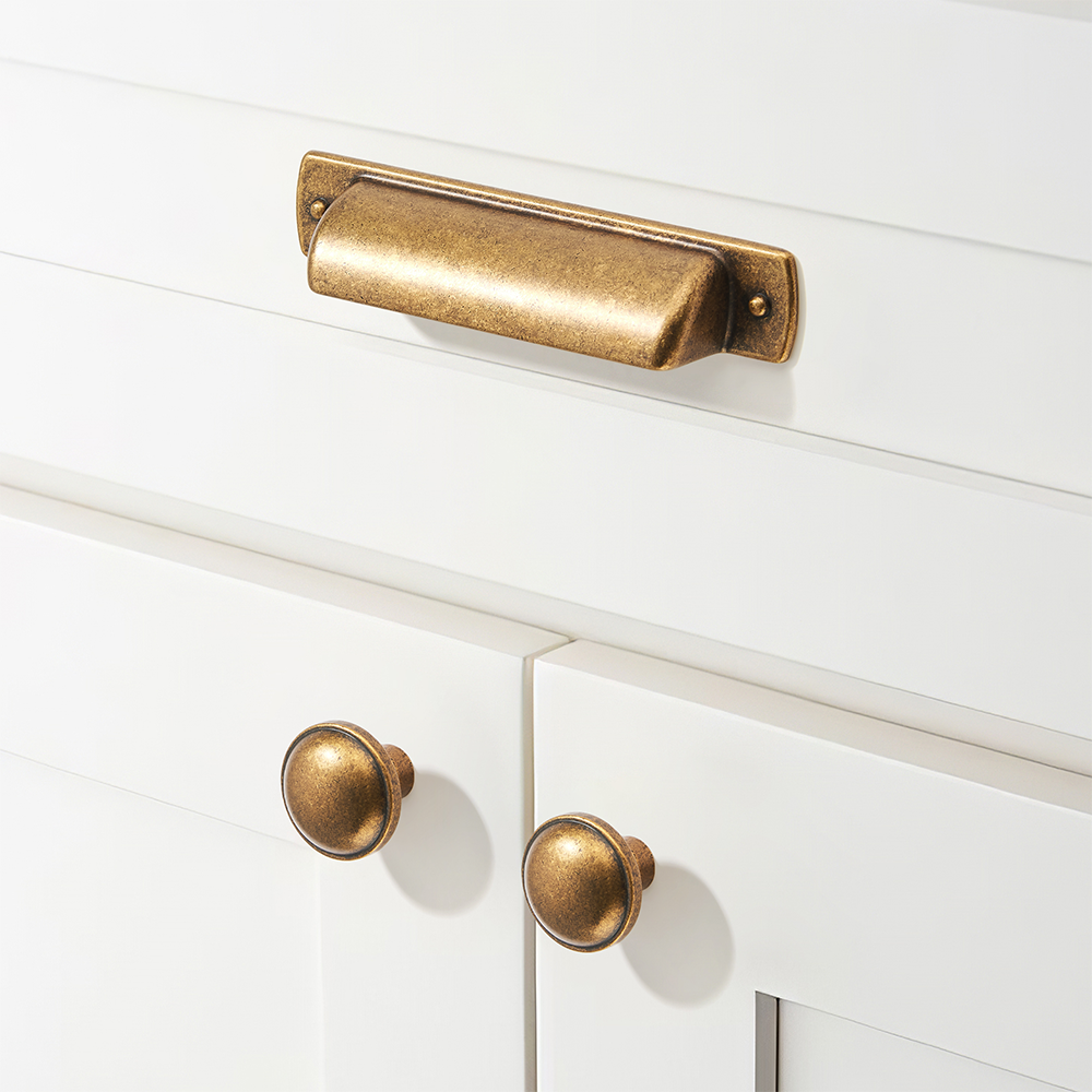 Classic Kitchen Cup Handles & Round Knobs
