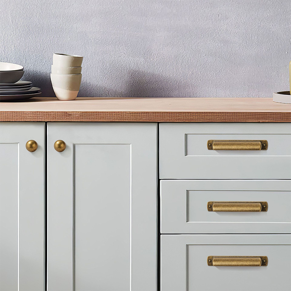 Classic Kitchen Cup Handles & Round Knobs