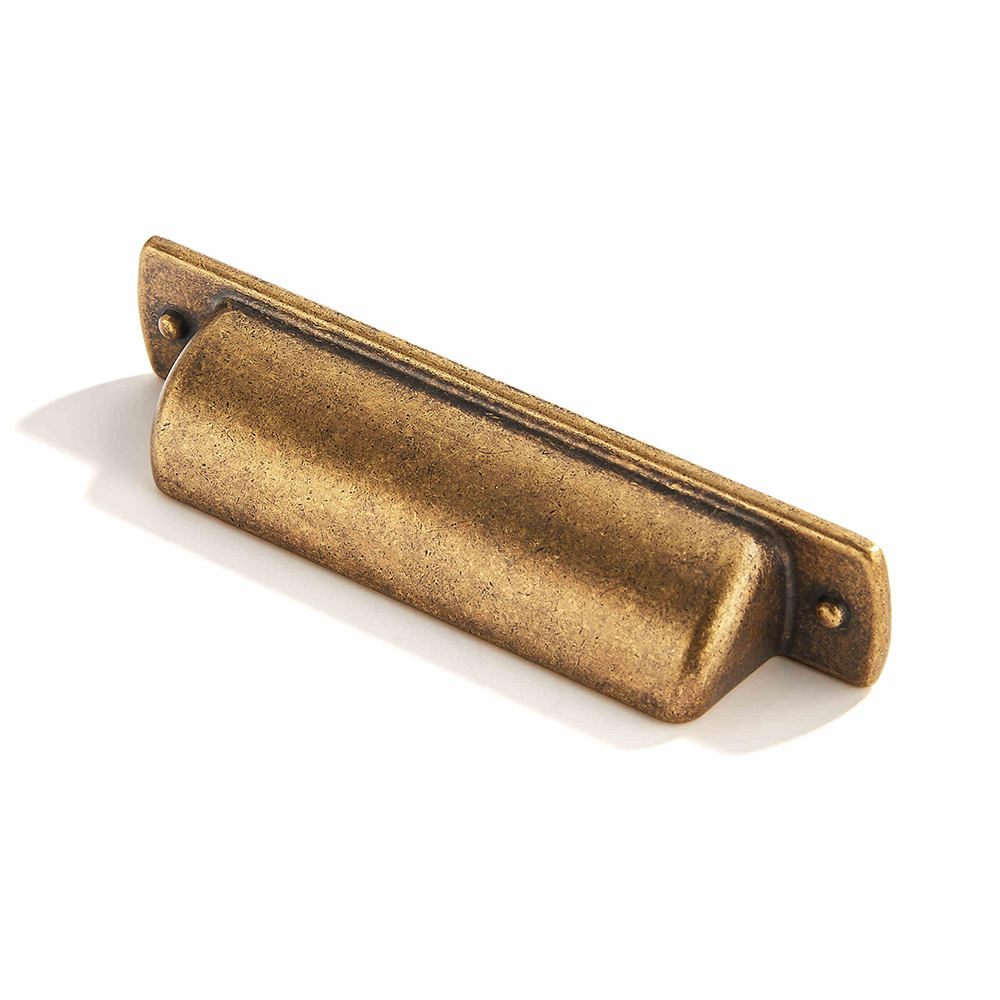 Classic Kitchen Cup Handles & Round Knobs