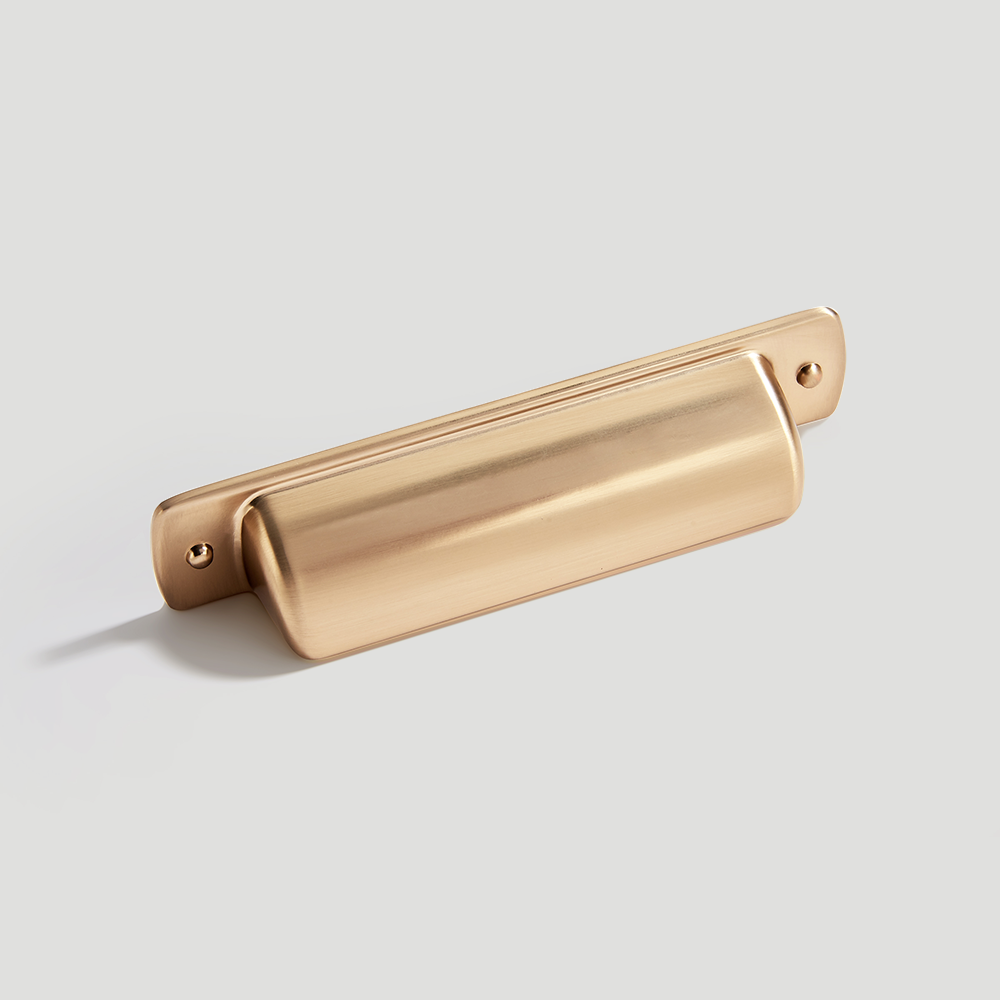 Classic Kitchen Cup Handles & Round Knobs