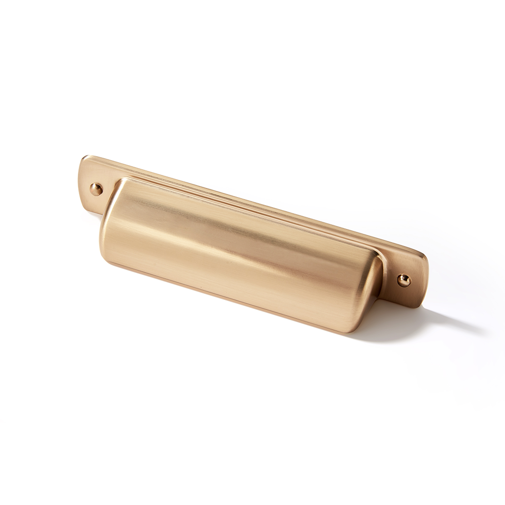 Classic Kitchen Cup Handles & Round Knobs