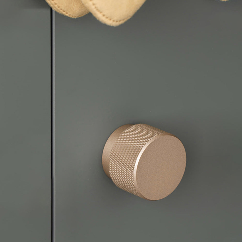 Classic Knurled Bar Cupboard Handles and Knobs