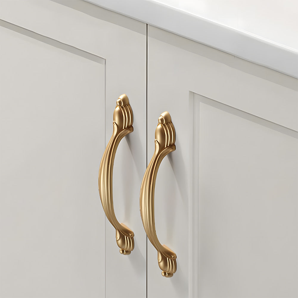 Classic Reeded Bow Cupboard Handles & Flower Knobs