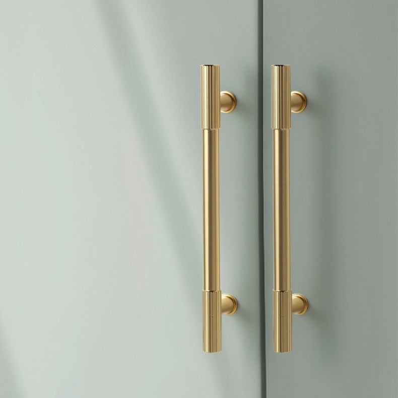 Classic Reeded T-Bar Cupboard Handles & Knobs in Gold