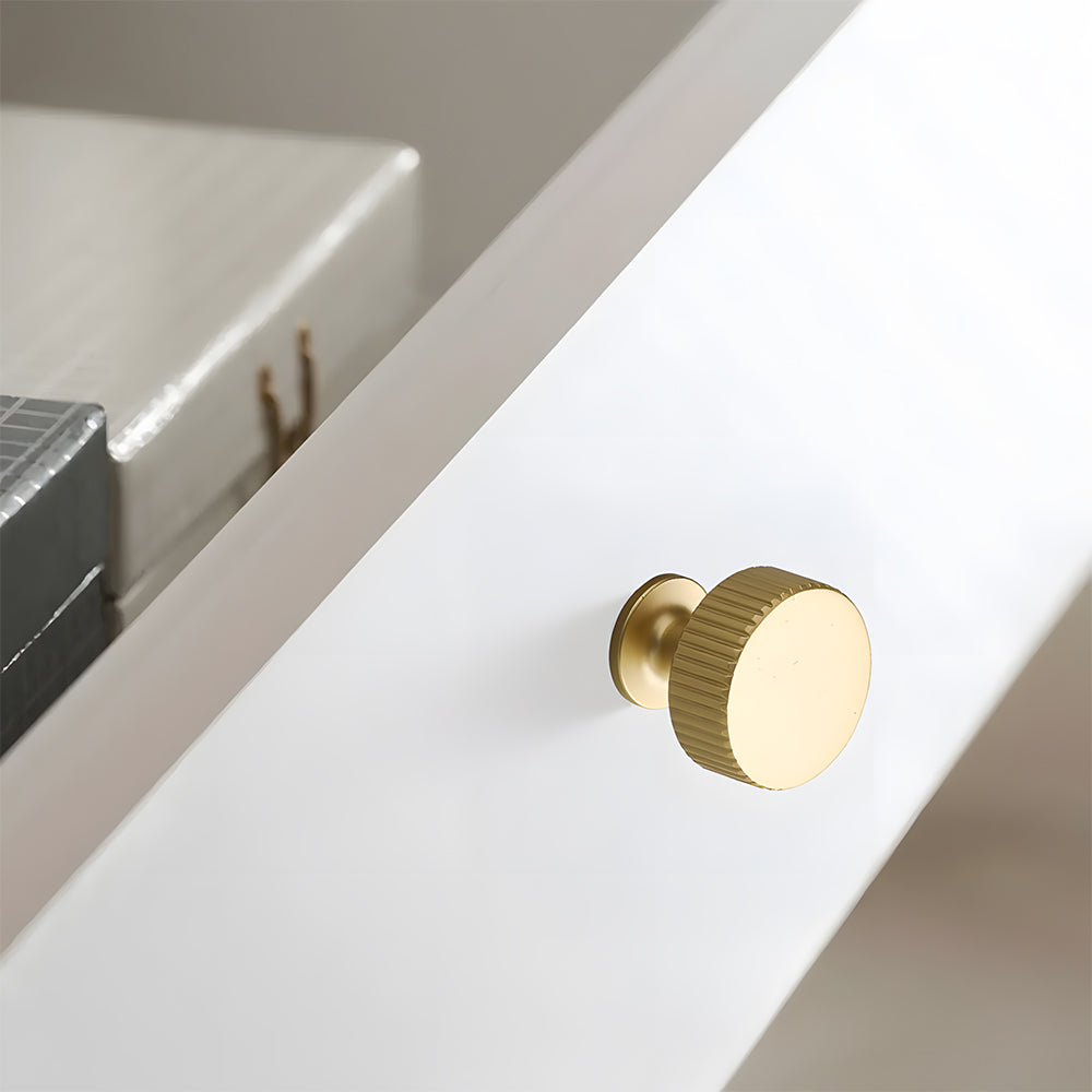 Classic Reeded T-Bar Cupboard Handles & Knobs in Gold