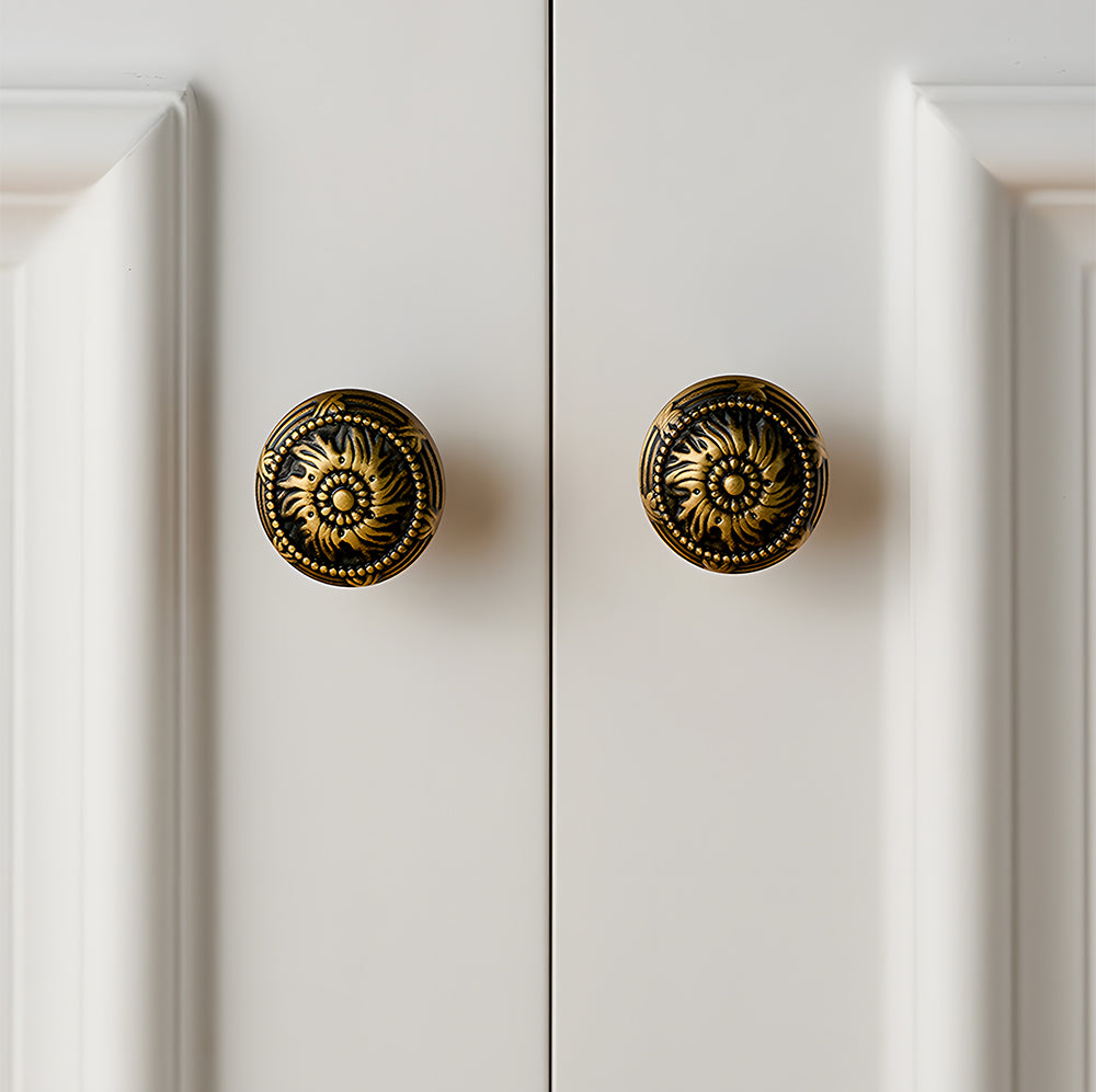 Classical Brass Bar Cupboard Handles with Finial Ends