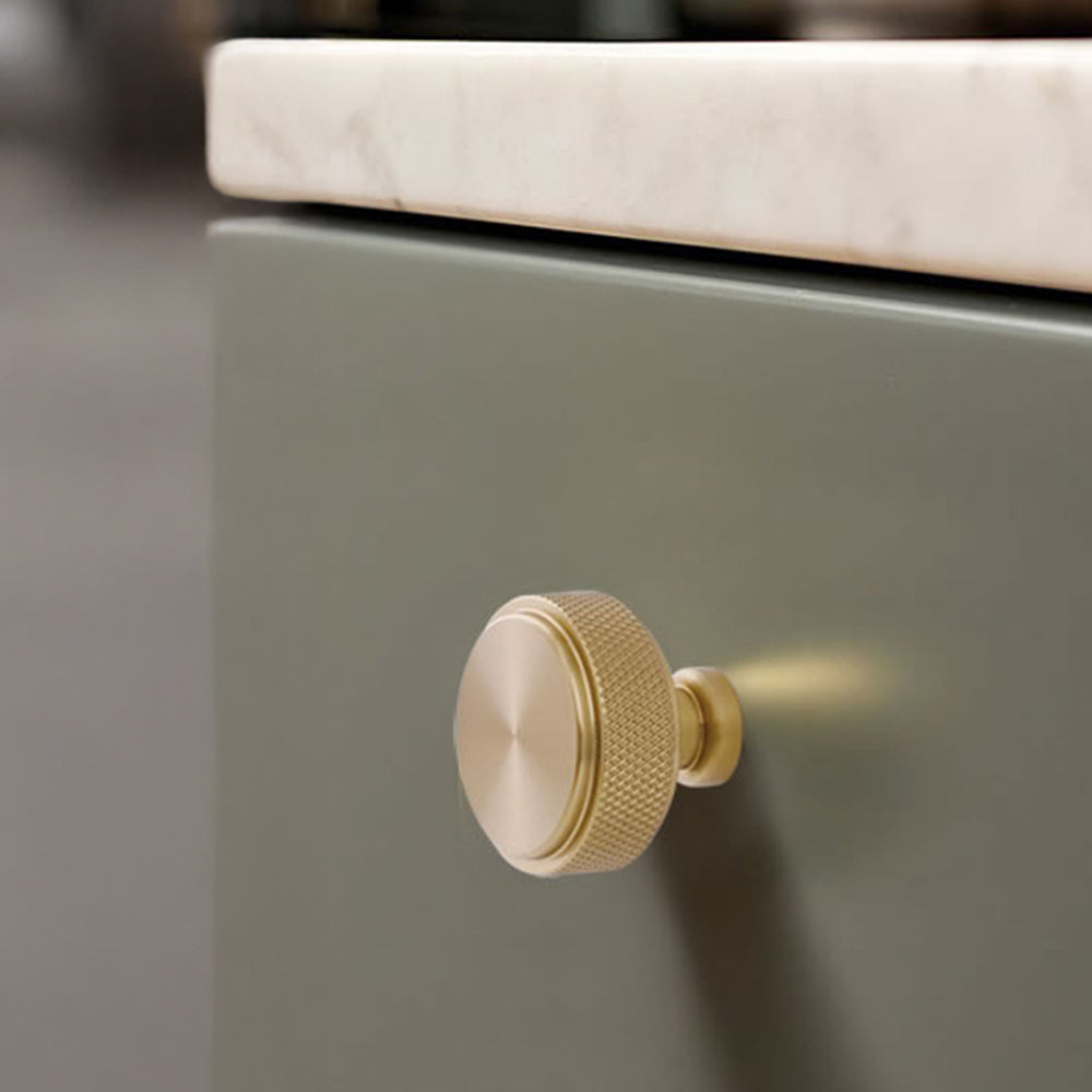 Modern Knurled Square D Cupboard Handles & Knobs