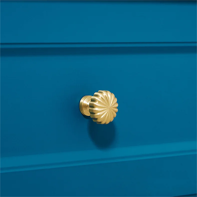 Modern Round and T-Bar Gold Cupboard Knobs