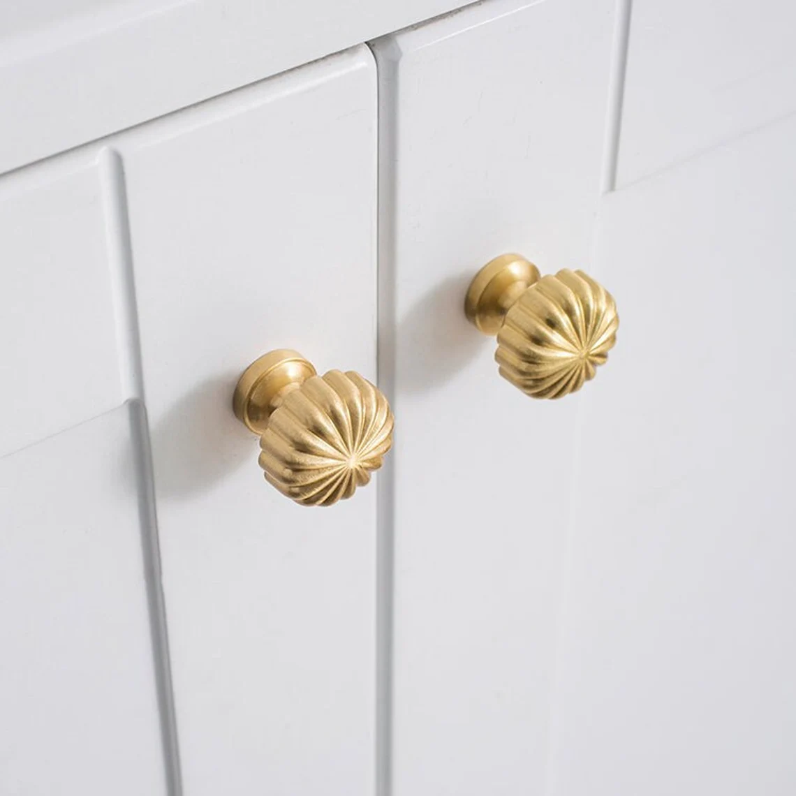 Modern Round and T-Bar Gold Cupboard Knobs