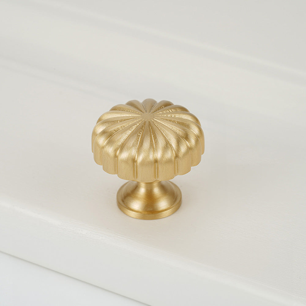 Modern Round and T-Bar Gold Cupboard Knobs
