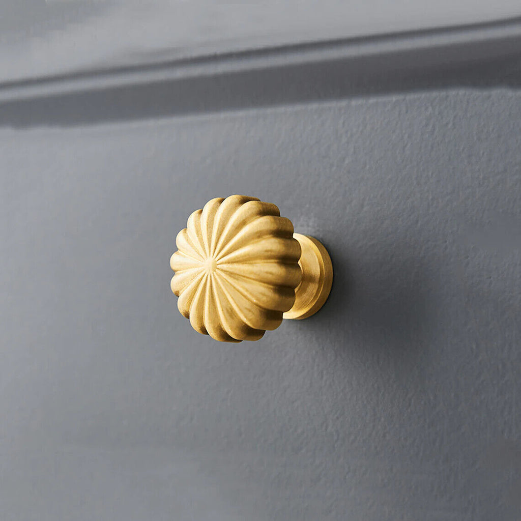 Modern Round and T-Bar Gold Cupboard Knobs
