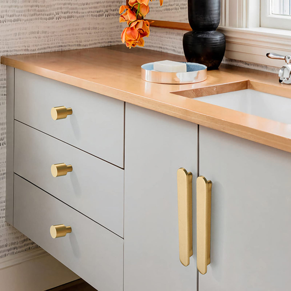 Modern Rounded-End Flat Bar Cupboard Handles & Knobs