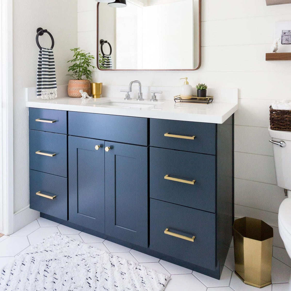 Modern Square D Cupboard Handles & T-Bar Knobs in Brushed Brass
