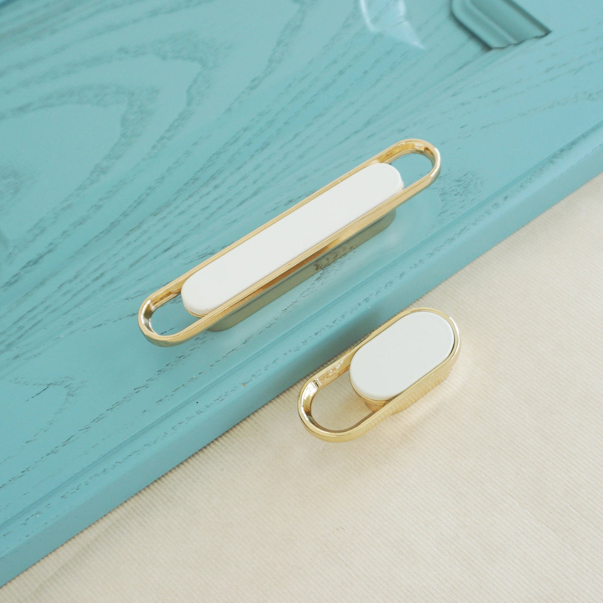 Modern Two-Tone Oval Loop Kitchen Cupboard Handles and Knobs