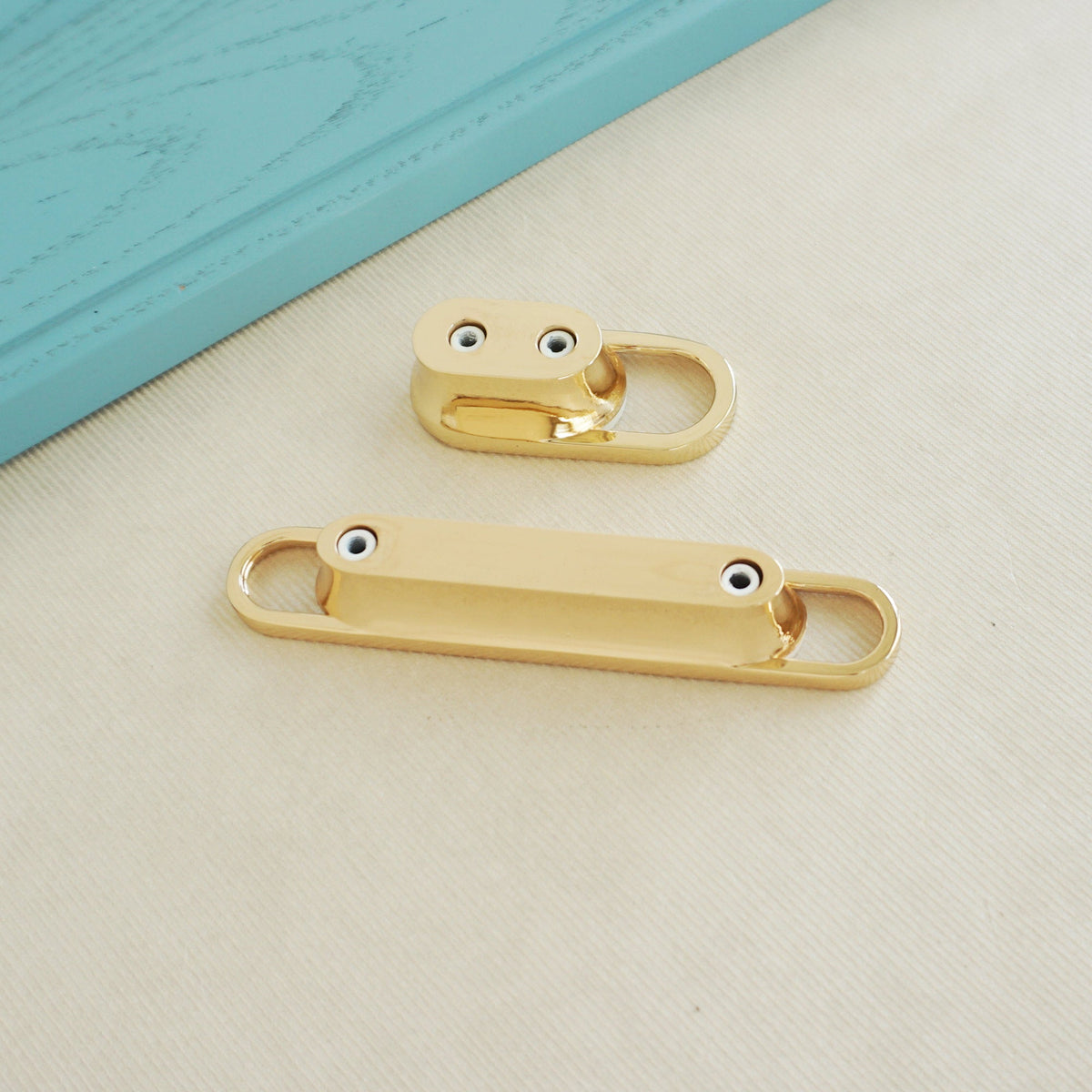 Modern Two-Tone Oval Loop Kitchen Cupboard Handles and Knobs
