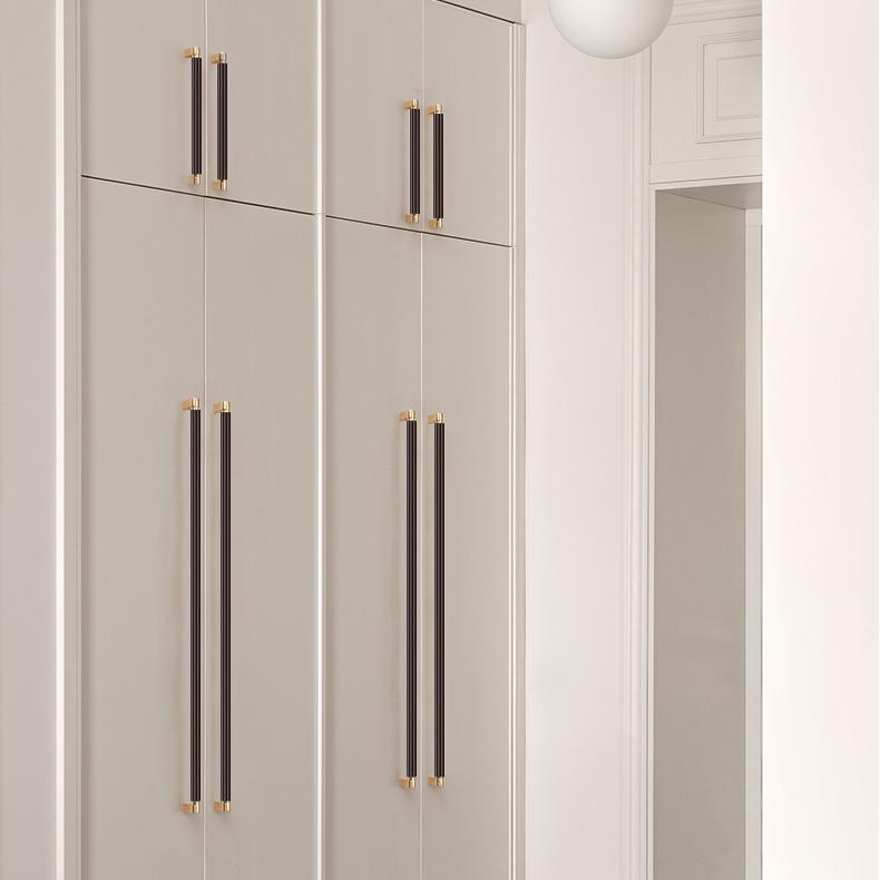 Modern Two-Tone Ribbed Bar Cupboard Handles with Block Feet