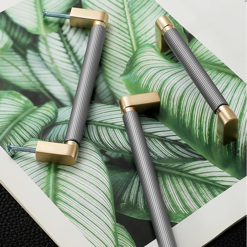 Modern Two-Tone Ribbed Bar Cupboard Handles with Block Feet