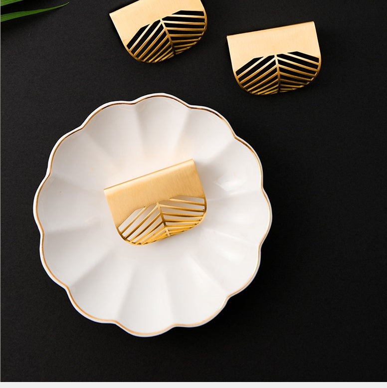 Openwork Leaf Brass Edge Pull Handles