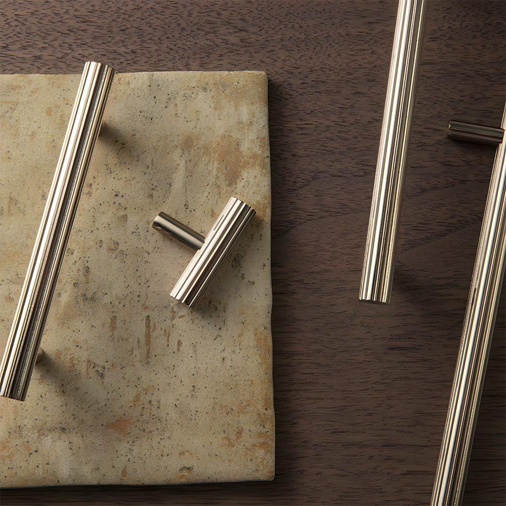 Vintage-Inspired Knurled T-Bar Cupboard Handles & Knobs